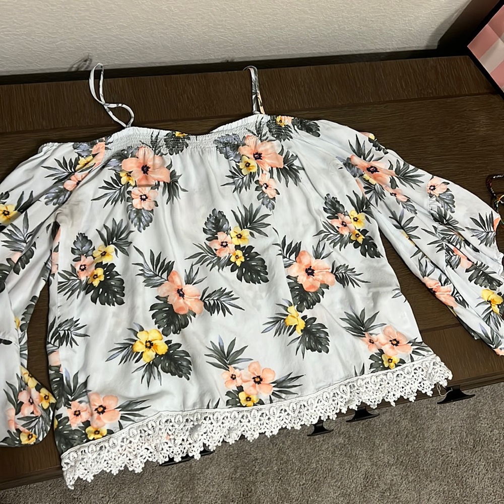 Tropical Off the shoulder top